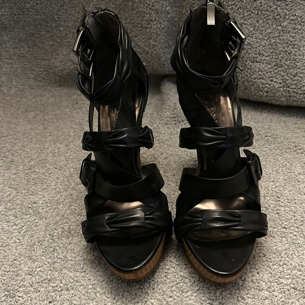 Guess Black Strappy Platform Sandal size 6